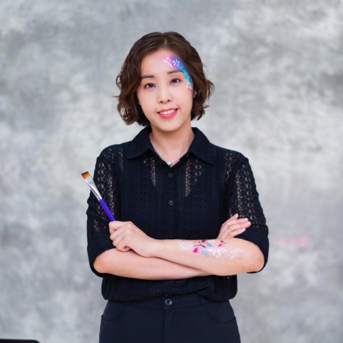 Claudia Wong Face painting