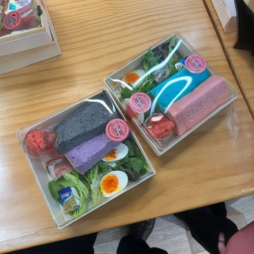早餐盒 四色方包 香芋士多啤梨竹炭蝶豆花